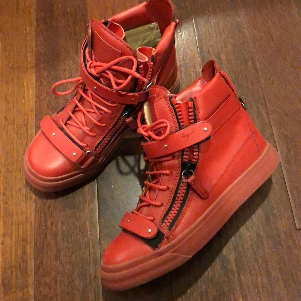 Giuseppe Zanotti red sneaker